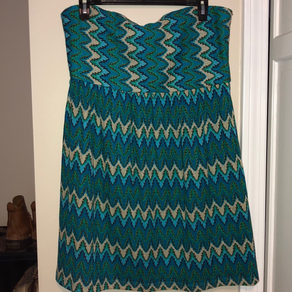 Strapless patterned lace sun dress